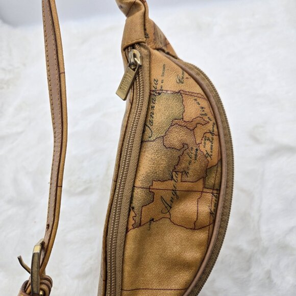 Alviero Geo Classic Waist Pouch - Picture 3 of 12